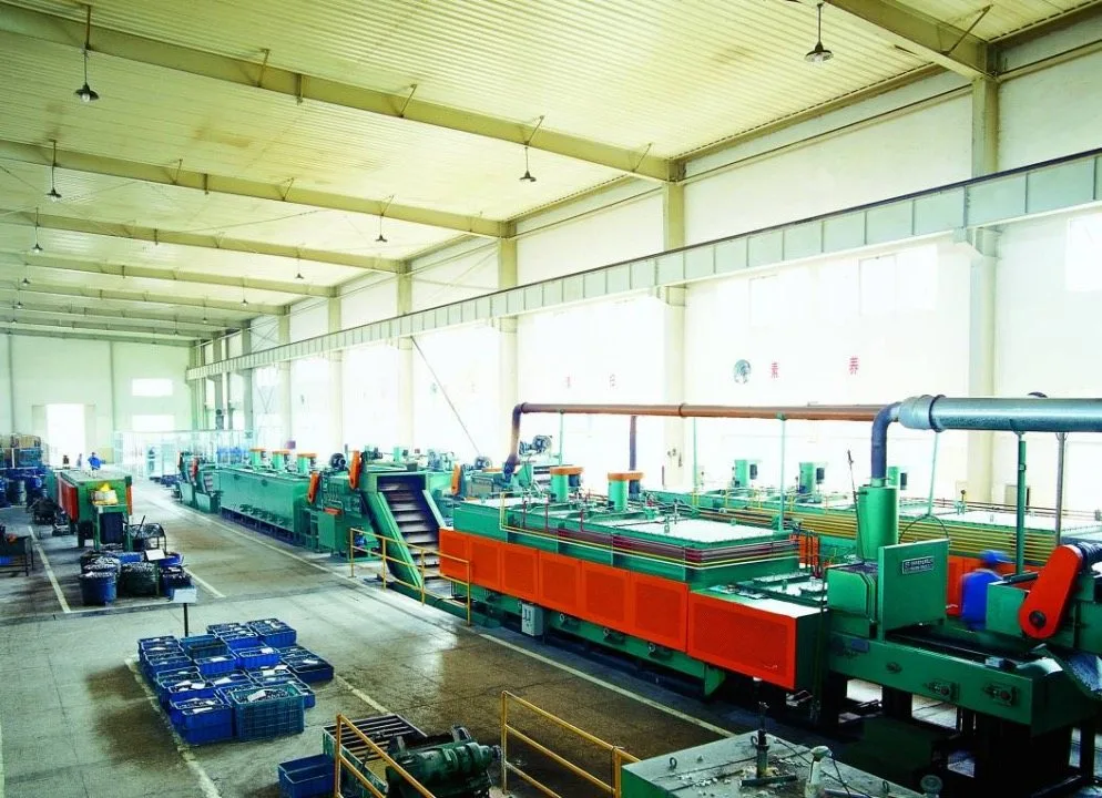 Continuous mesh-belt heat treatment furnace