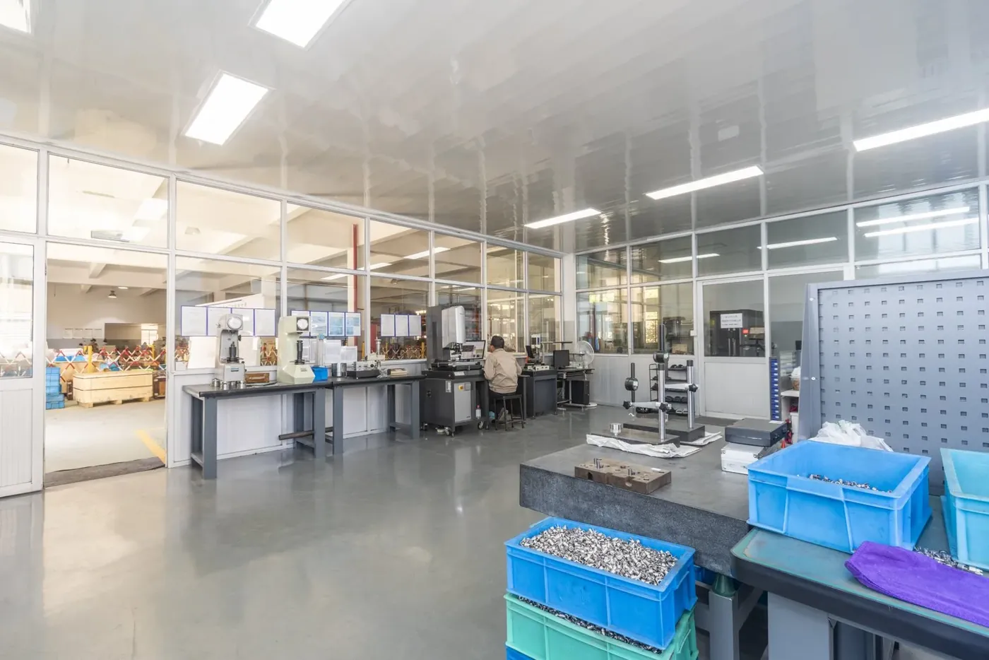 Shenzhao inspection lab with measuring benches